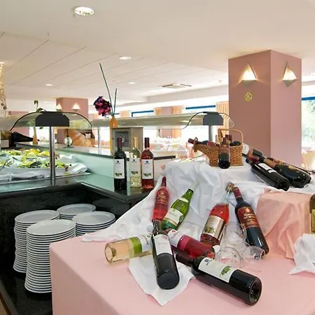 Medplaya Pirámide Otel 4*