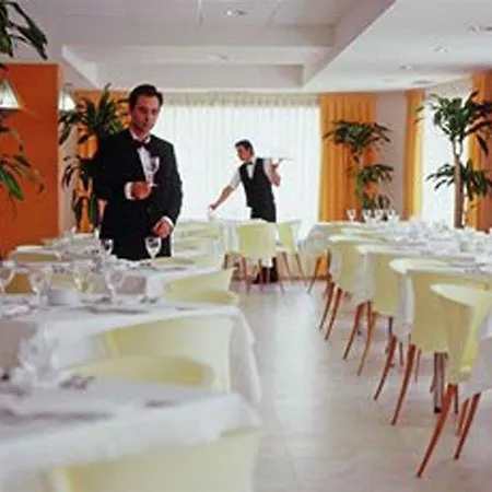 Medplaya Pirámide Otel 4*